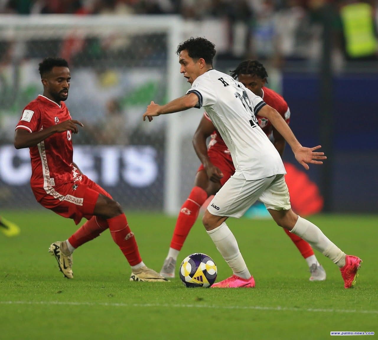 العراق يرفع شعار الفوز على الأردن في ربع نهائي كأس العرب